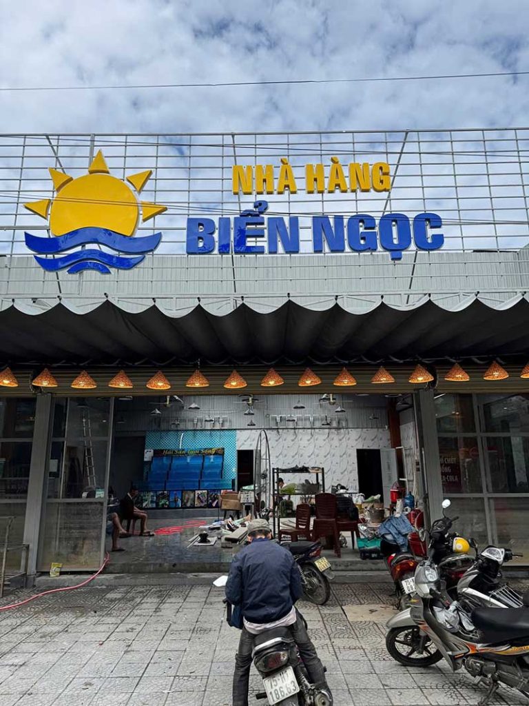 nhà hàng biển ngọc thành phố huế 1